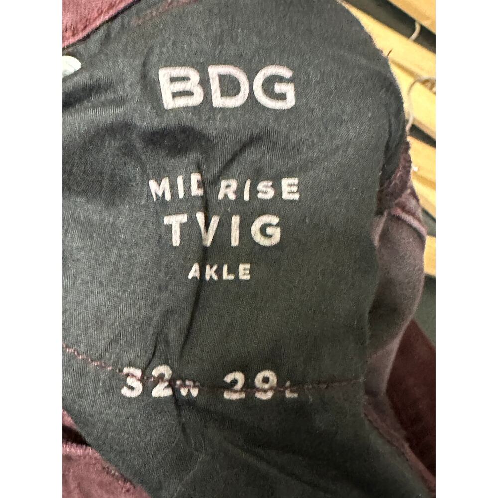 Urban Outfitters BDG Jeans Women 32 Burgundy Mid Rise Twig Ankle Denim - Picture 8 of 10